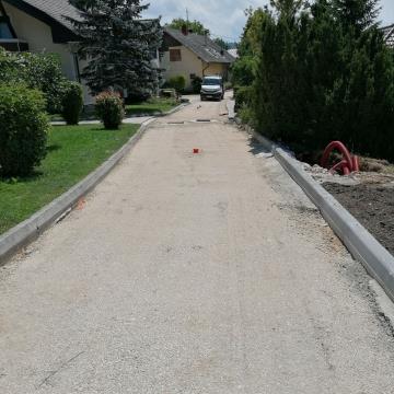 Obnova vodovoda in cestišča v naselju Zduša